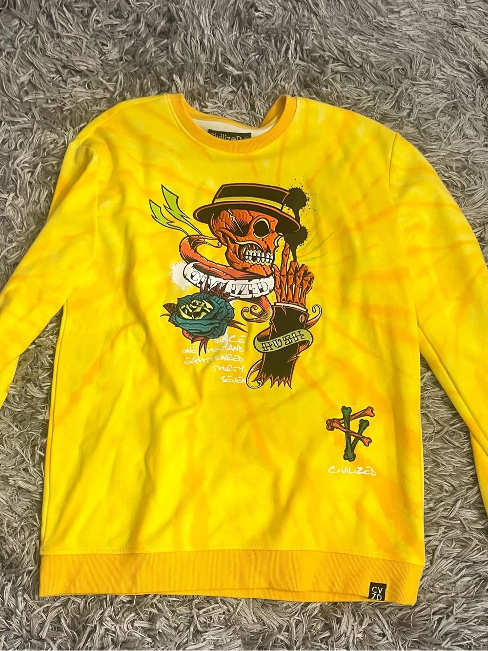 Civilized Men’s Yellow Graphic Crewneck Sweatshirt with Skull Design 2XL